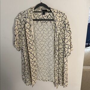 Heart Print Open Front Men’s Top - Cream/Black